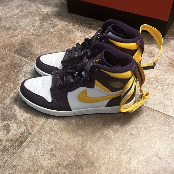 Retro 1s size 11 Grand Purple Varsity Maize - Picture 3 of 8